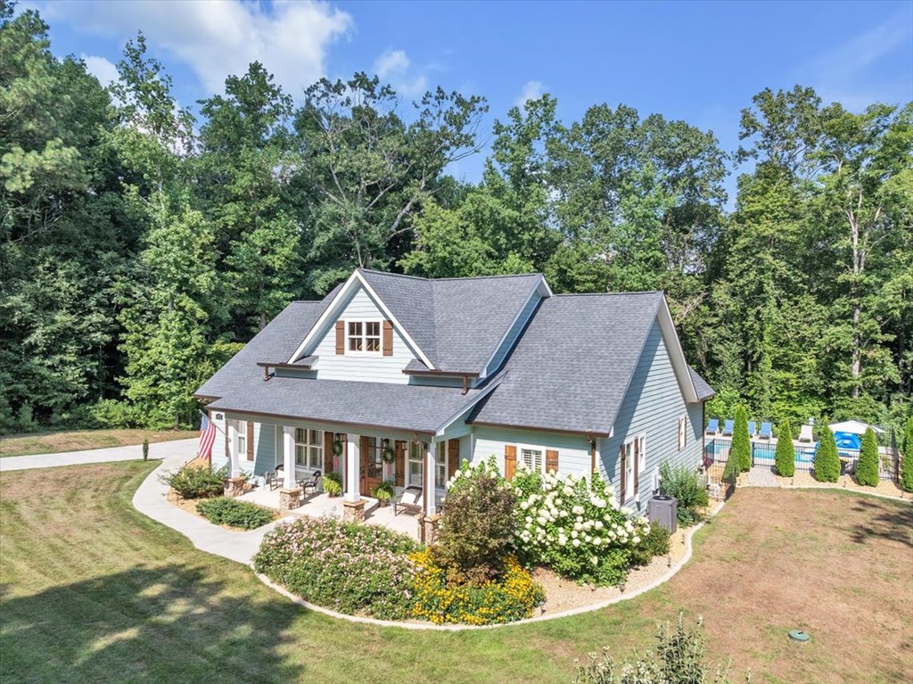 472 Heritage Circle