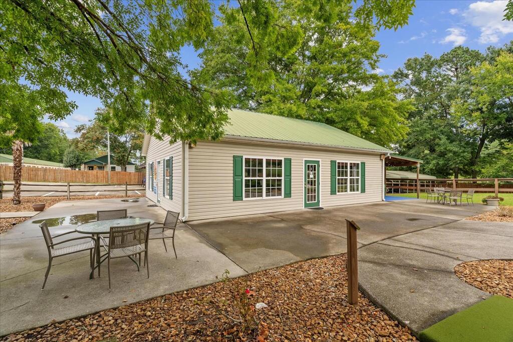 2817 Airport Road