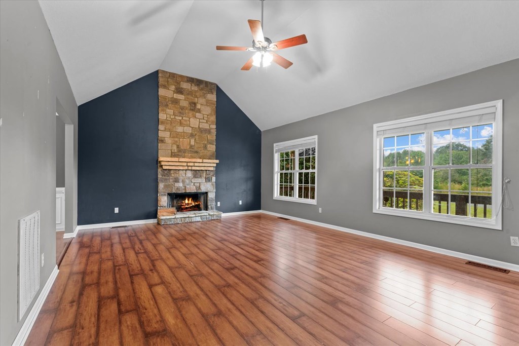 226 SE Peachtree Lane