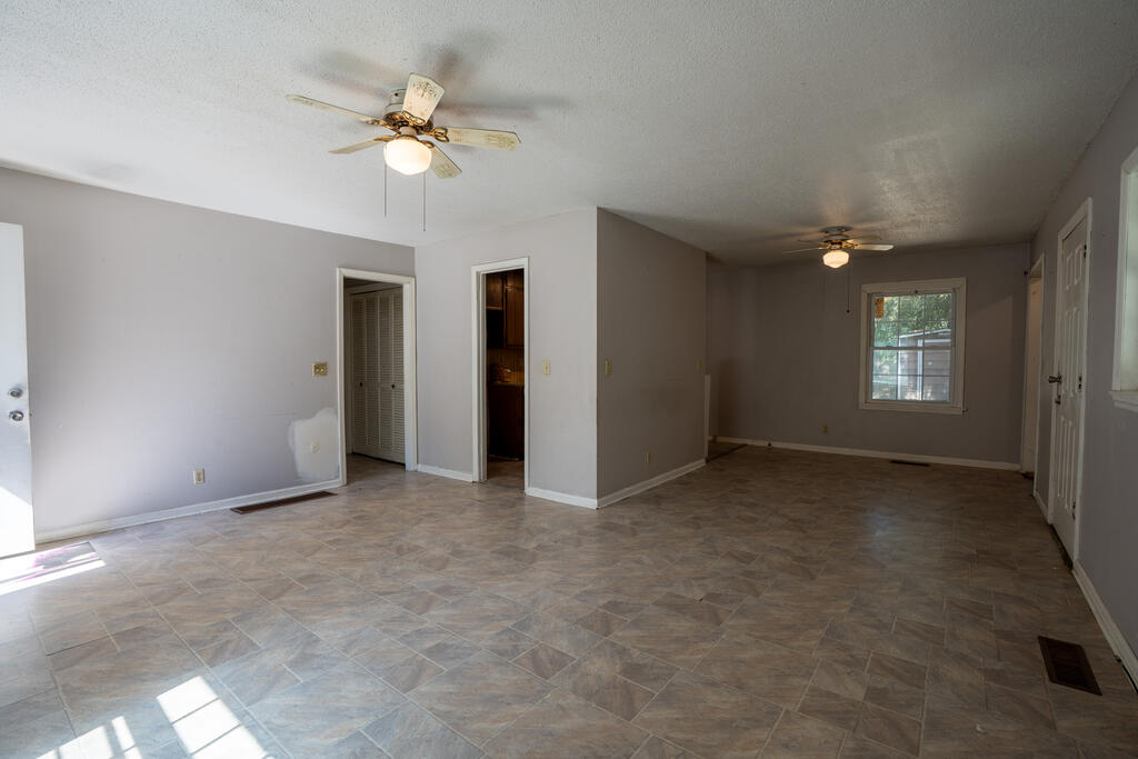 155 Oakwood Circle