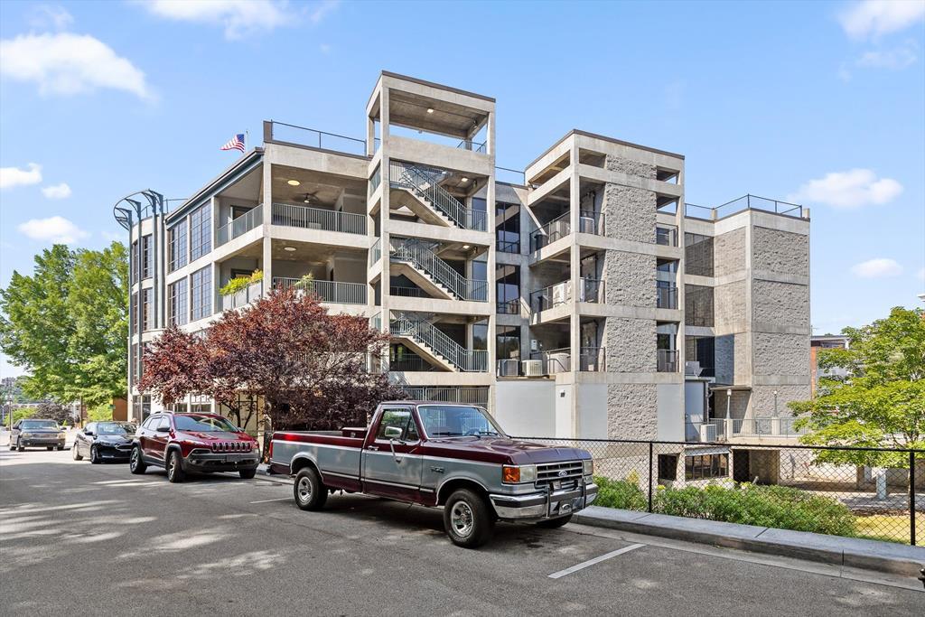 417 Frazier Ave 303