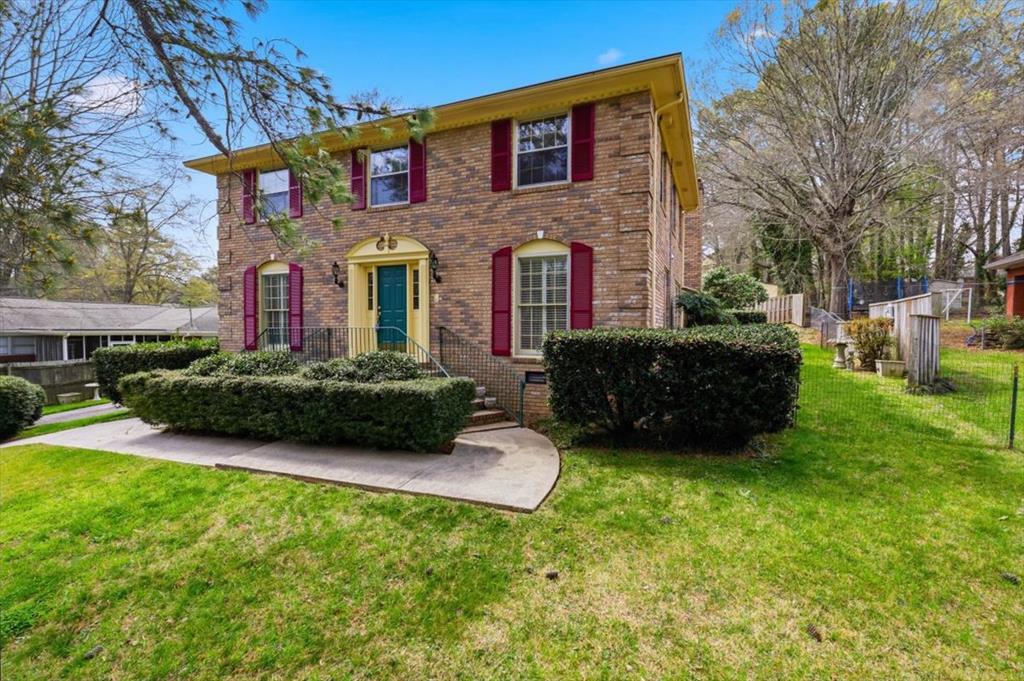 Photo 1 of 31 — 203 Auburn Drive, DALTON, GA 30720