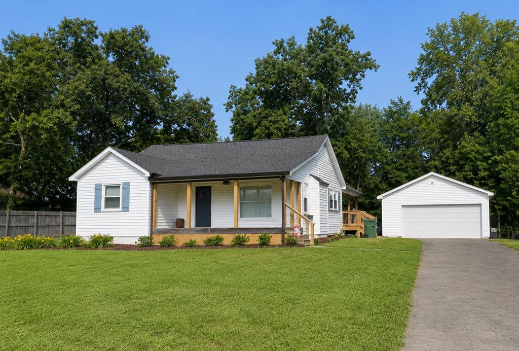 Photo 1 of 9 — 517 S 4th Avenue, CHATSWORTH, GA 30705