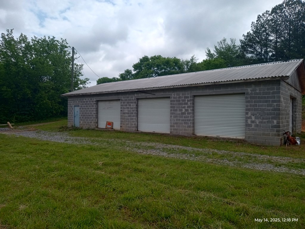 13084 Hwy 225N