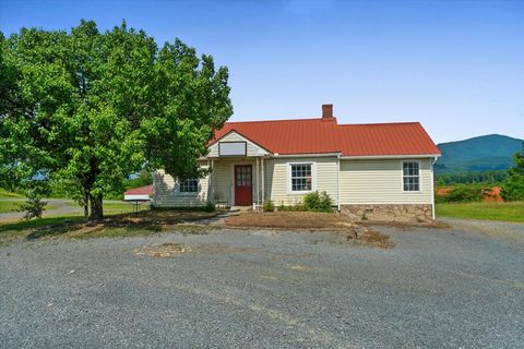 806 N 3rd Avenue CHATSWORTH GA 30705