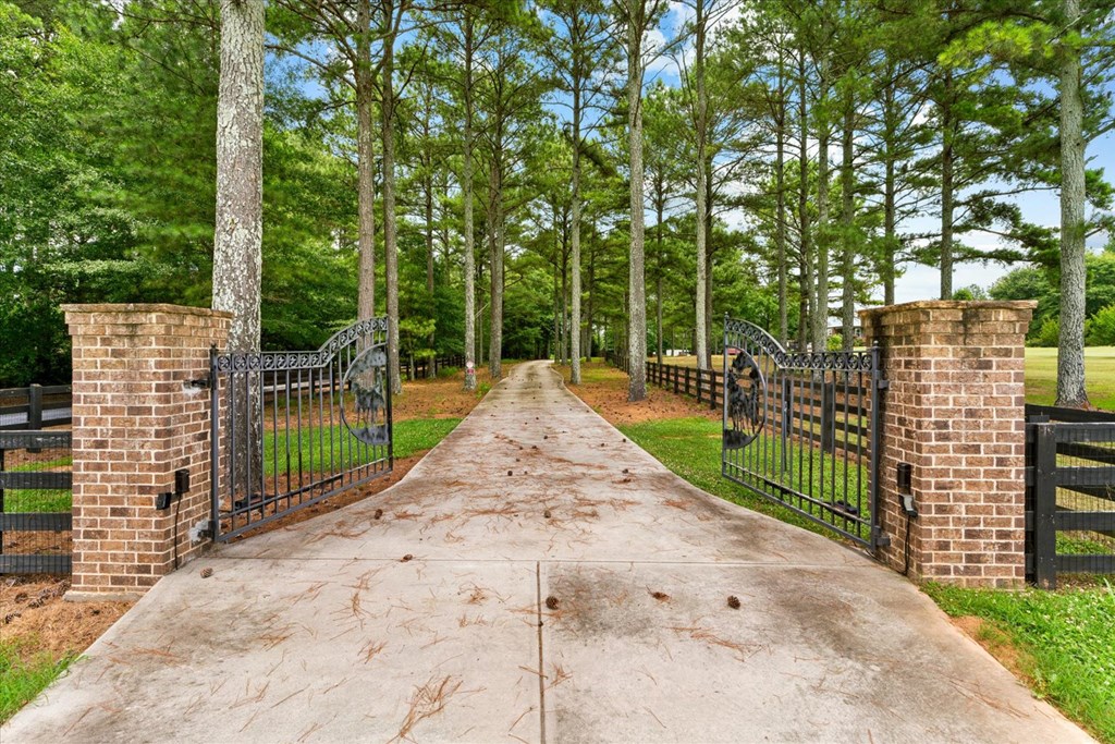 1600 Old Alabama Road
