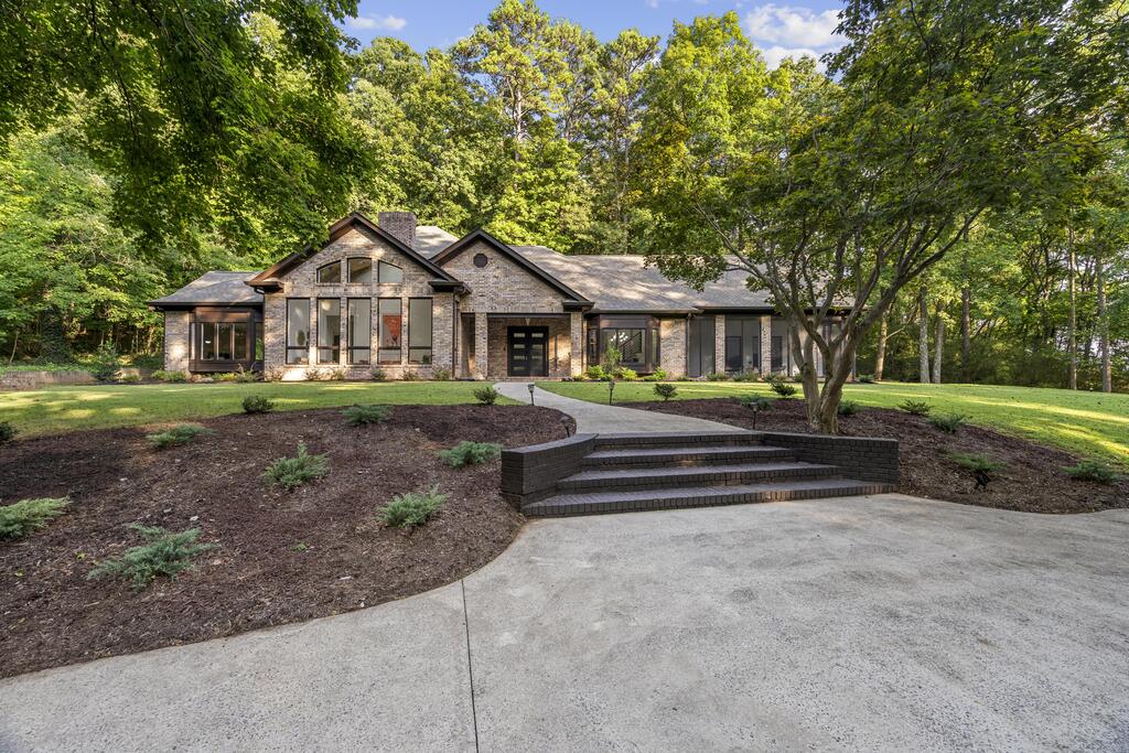 122 Golf View Drive