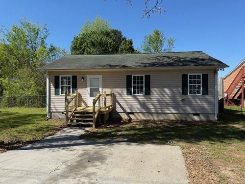 319 W Cherokee Street W CHATSWORTH GA 30705