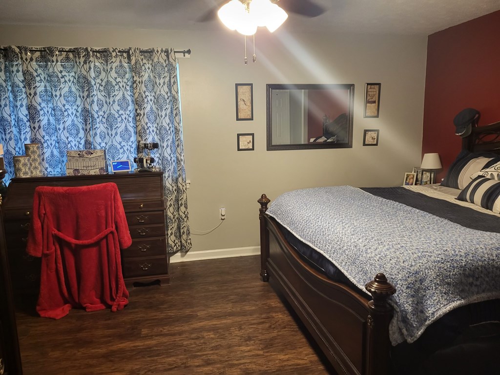 1433 Dustin Drive