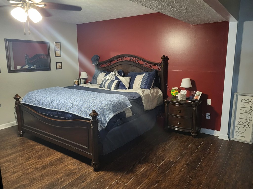 1433 Dustin Drive