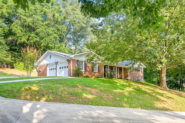 1101 ROCKY LN, DALTON, GA 30720 - Image db3e90808236fe56eb5f7dac193b6845/3900933547