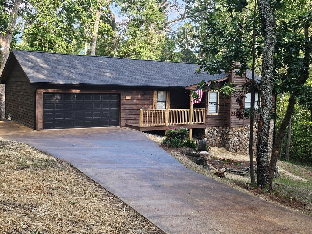 597 S Bishop Trail