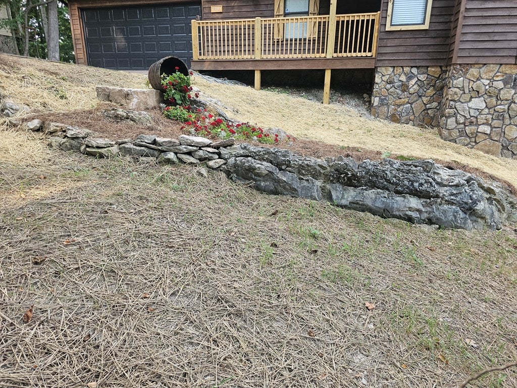 597 S Bishop Trail