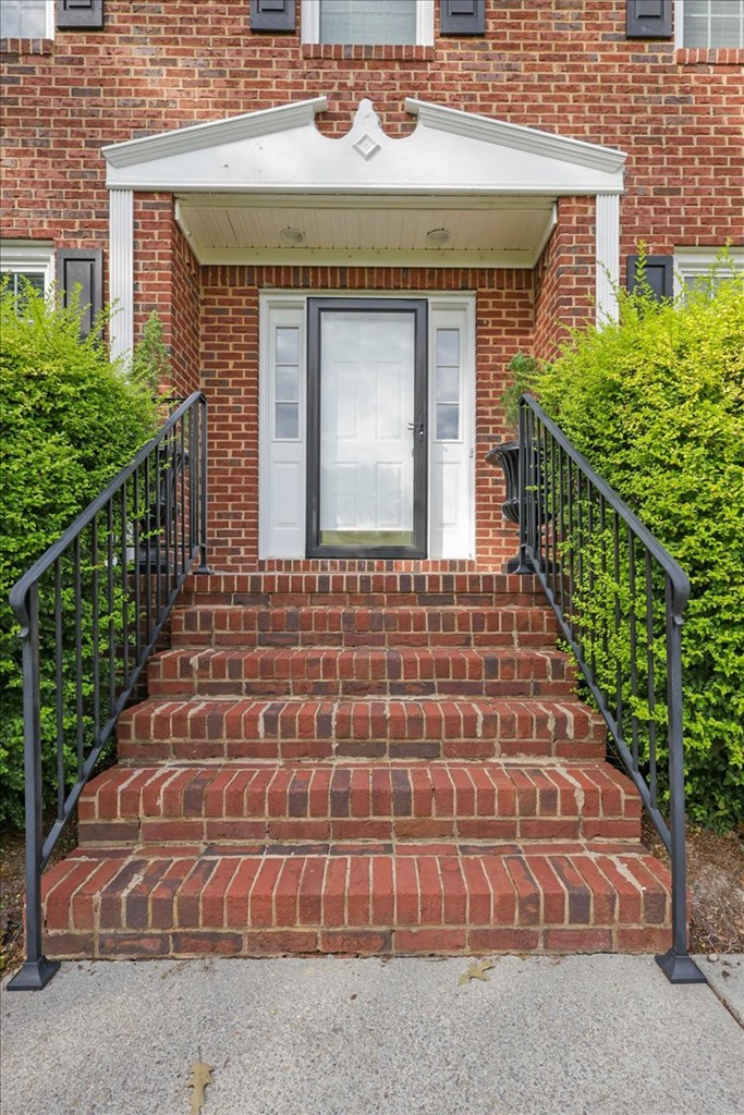 3231 Leona Drive