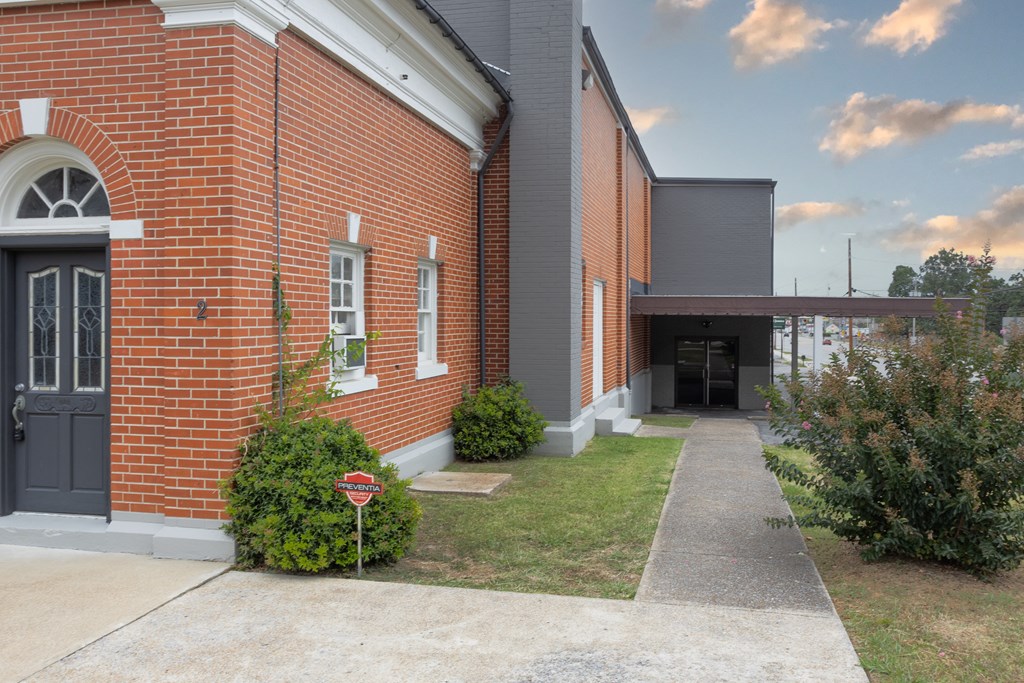 2 W Harker Road