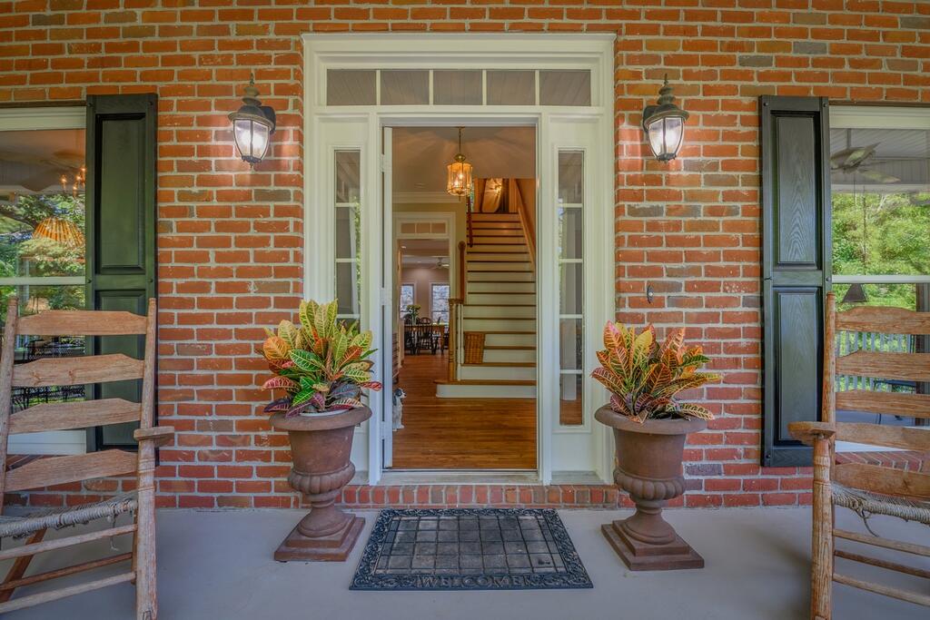 286 Golf View Drive