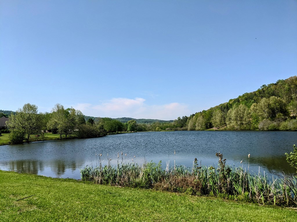 42 Canoe Cove