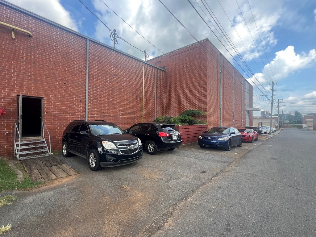 910 John Street