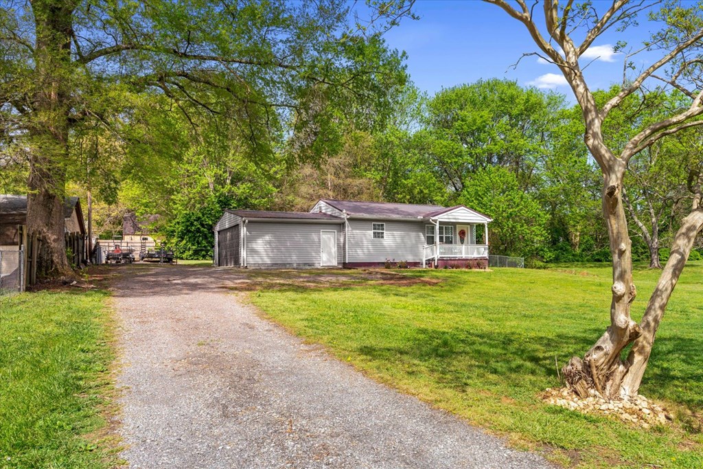 418 Sanson Rd