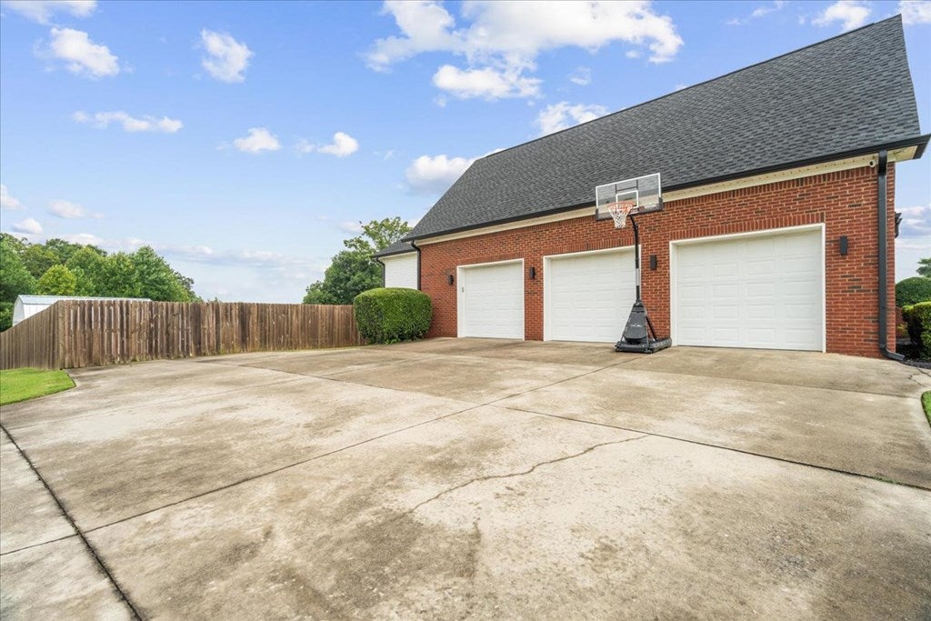 1020 South Ridge Drive