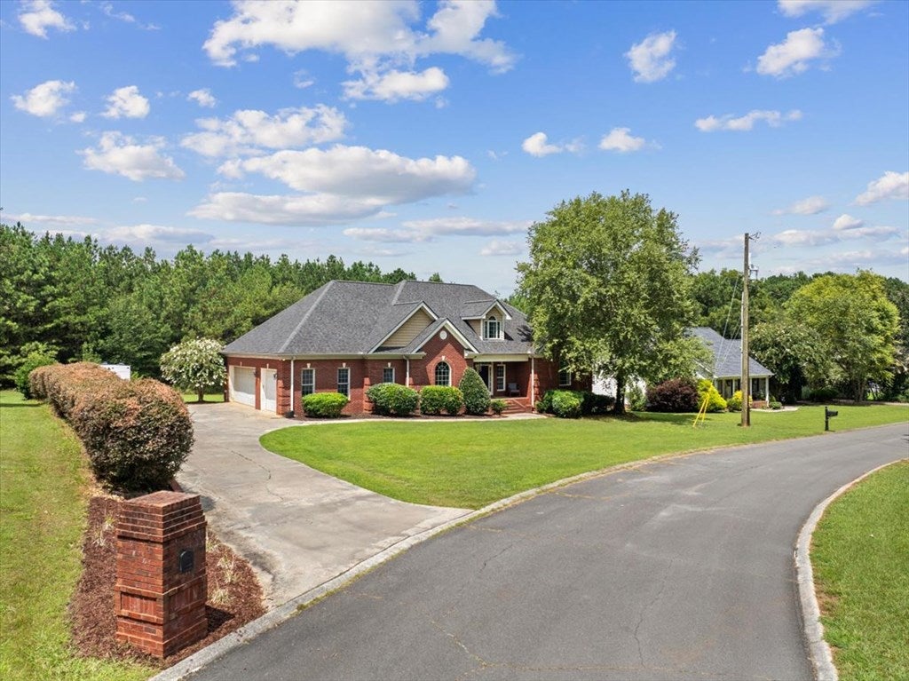 758 Central Way