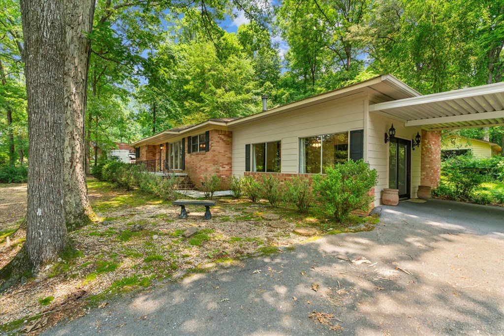 1070 SE Lovers Lane Road