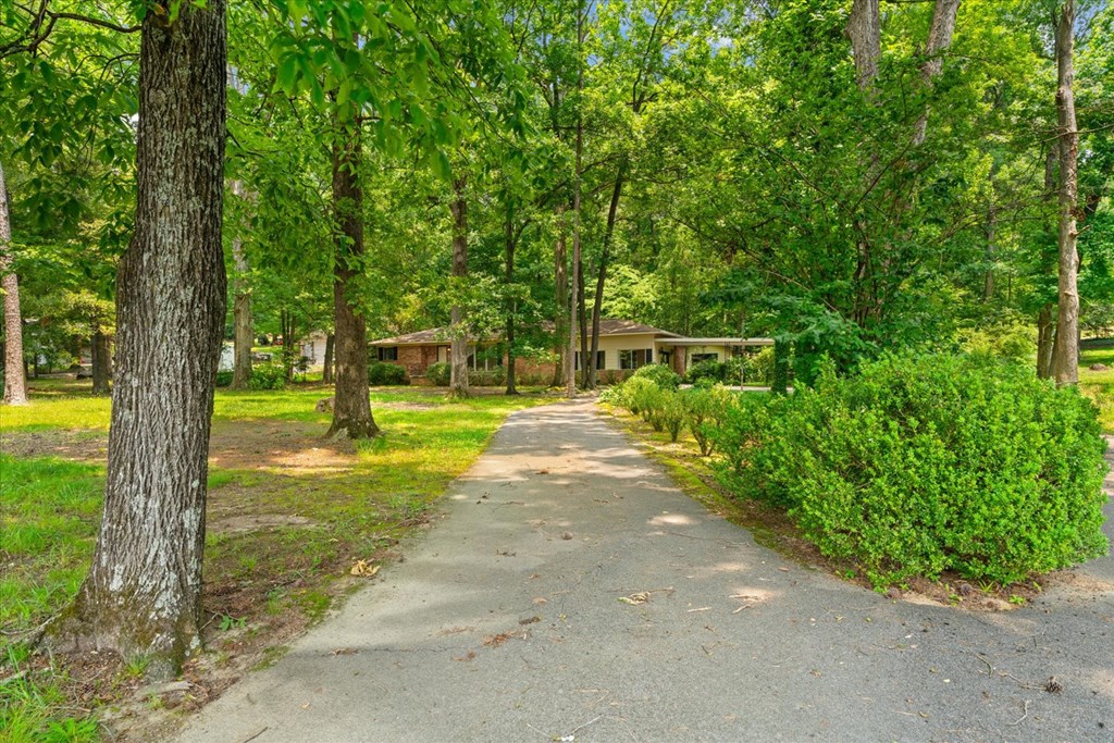 1070 SE Lovers Lane Road