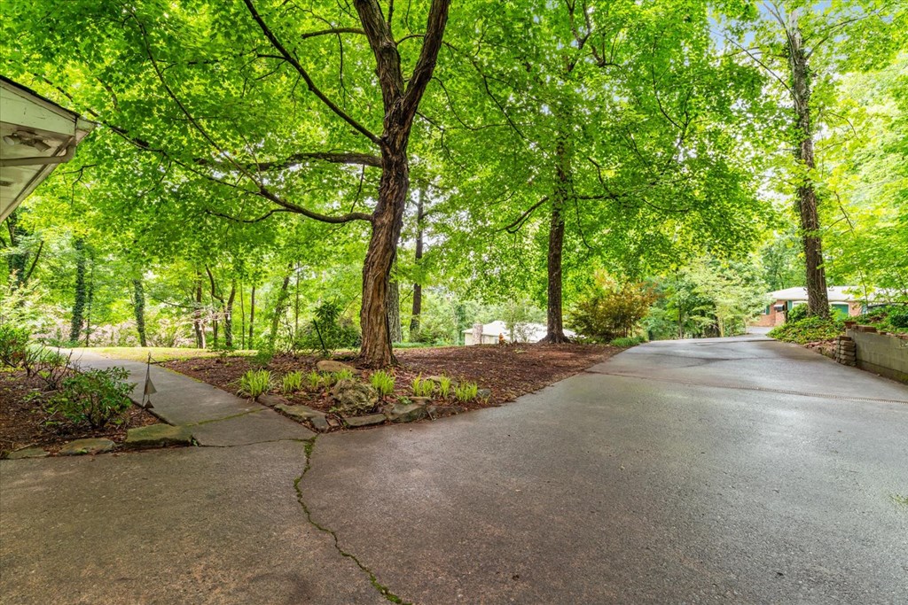 2903 Hickory Lane