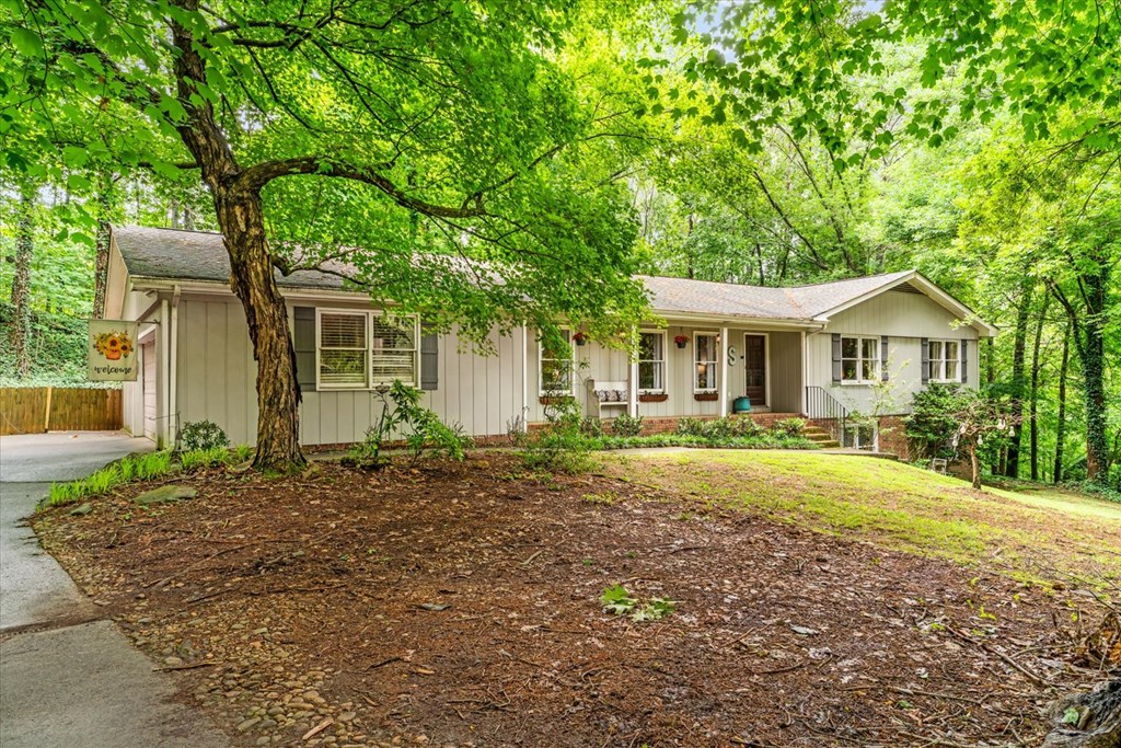 2903 Hickory Lane