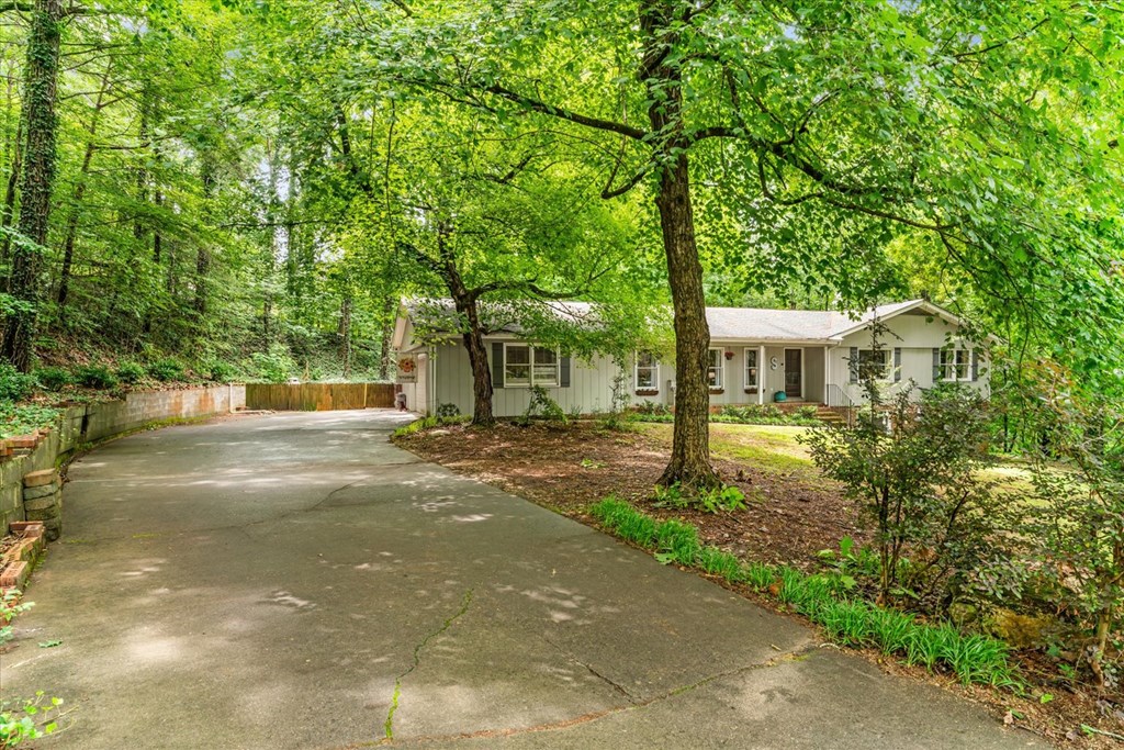 2903 Hickory Lane