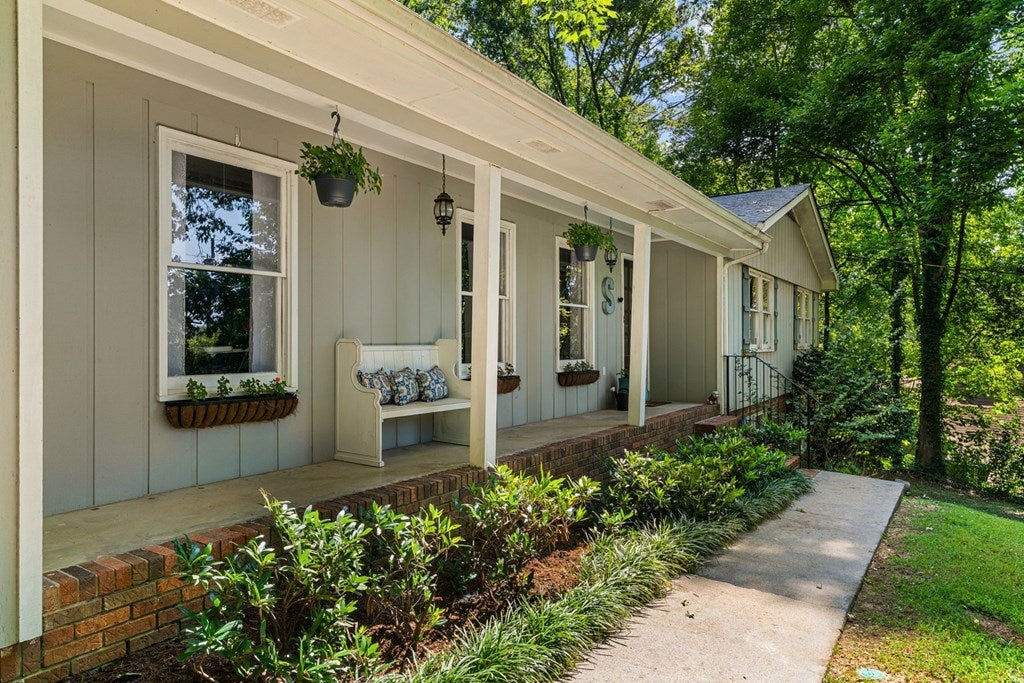 2903 Hickory Lane