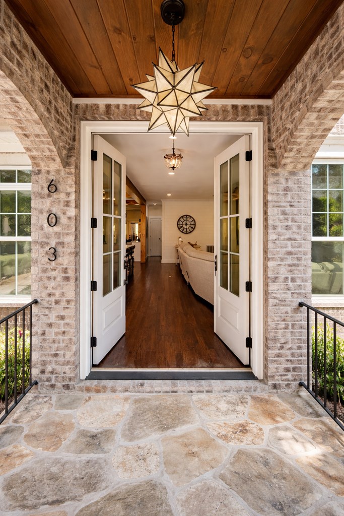 603 W Blue Springs Drive