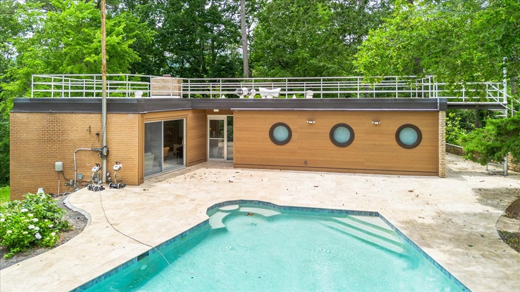 1218 Wildwood Lane