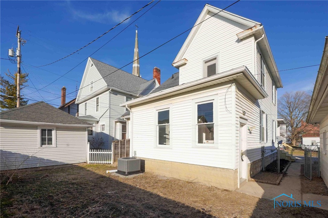 118 S Wood Street, Fremont, Ohio image 28