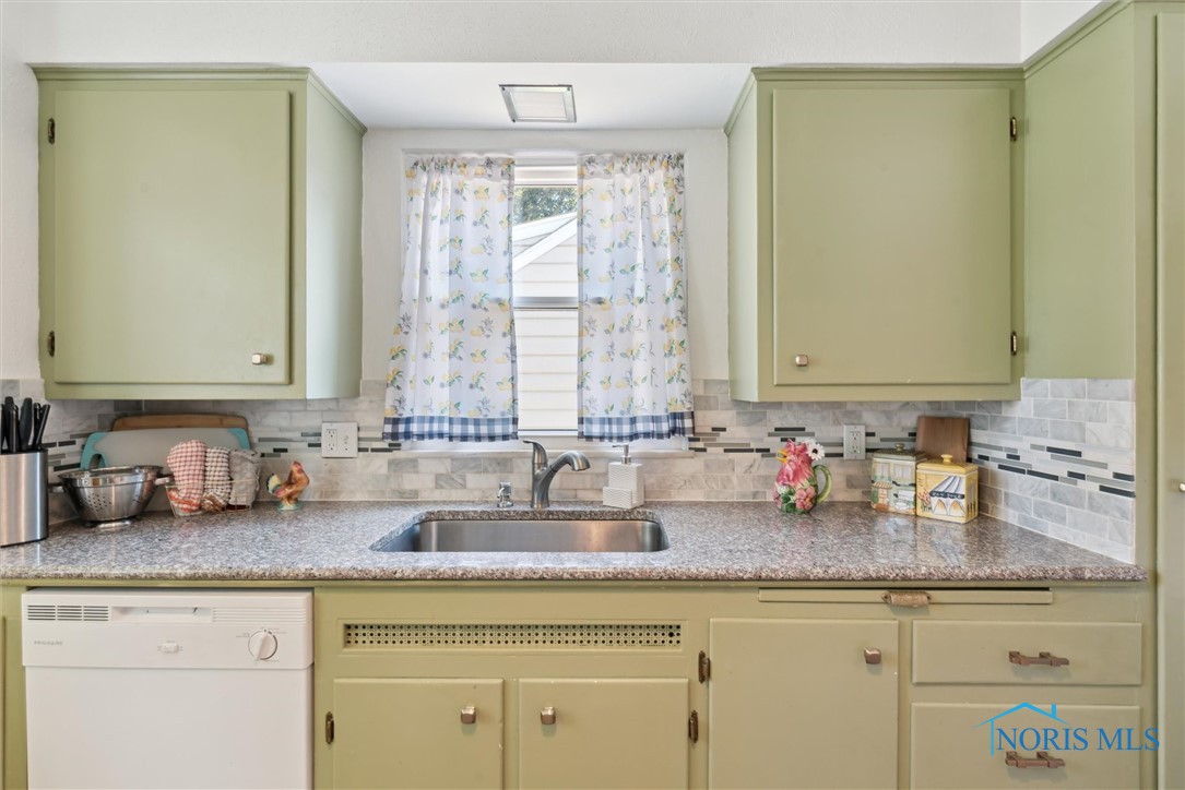 3643 Kershaw Avenue, Toledo, Ohio image 17