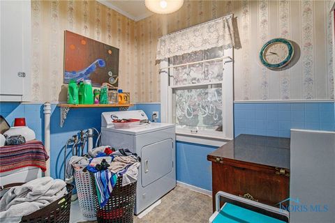 Tiny photo for 570 Orchard Street, Toledo, OH 43609 (MLS # 6136400)