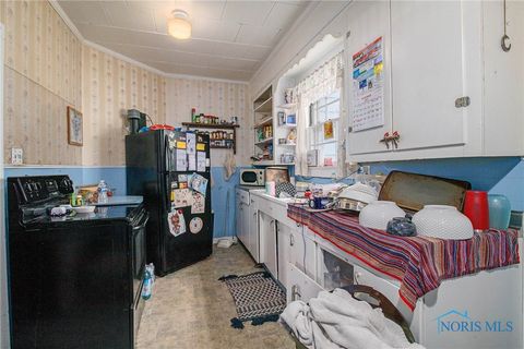 Tiny photo for 570 Orchard Street, Toledo, OH 43609 (MLS # 6136400)