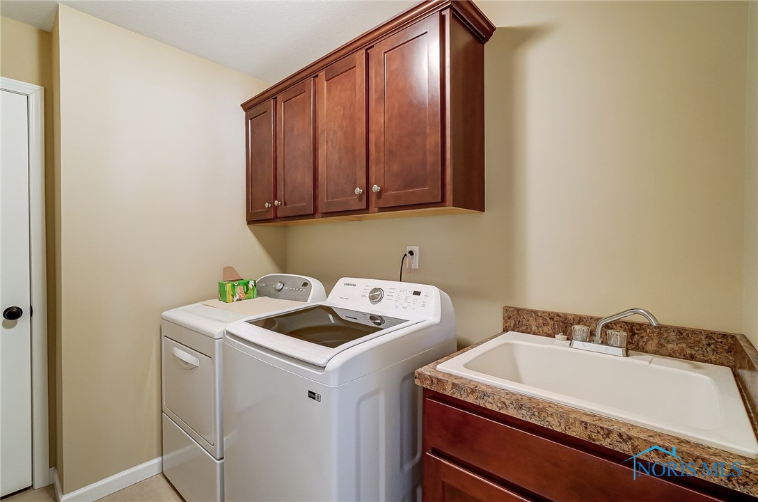 8971 N Park Lake Circle, Sylvania, Ohio image 31