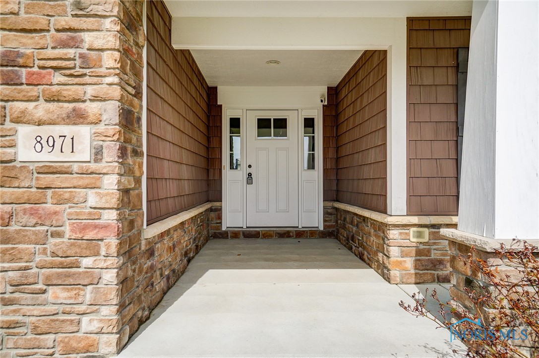 8971 N Park Lake Circle, Sylvania, Ohio image 4
