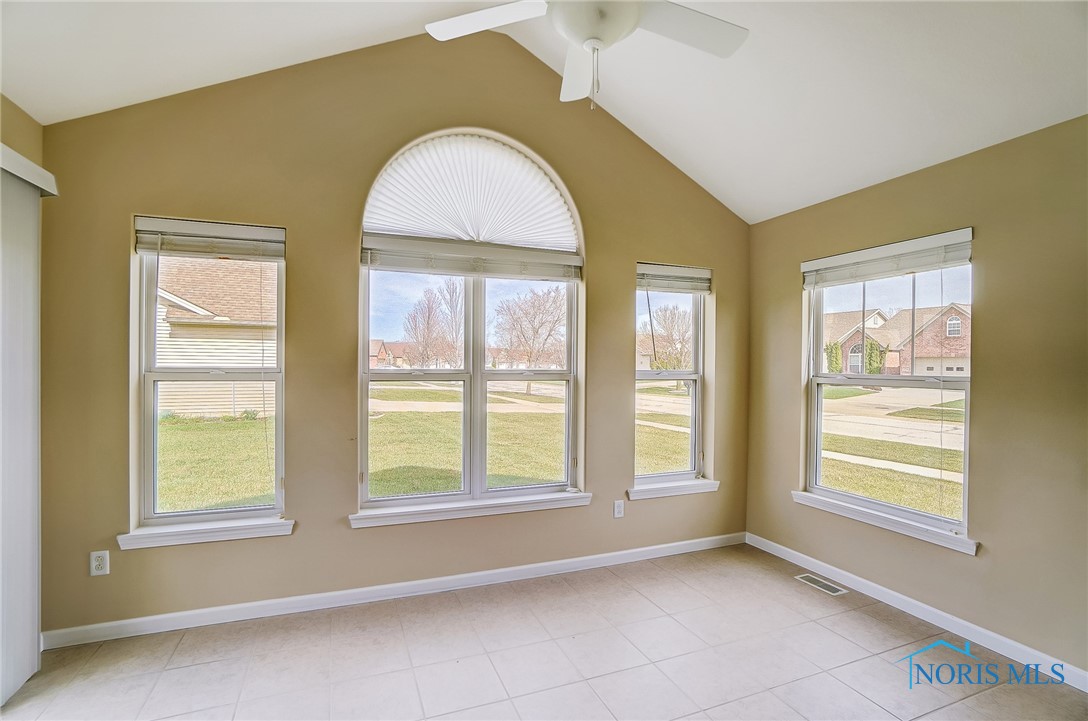 8971 N Park Lake Circle, Sylvania, Ohio image 22