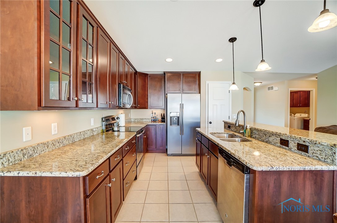8971 N Park Lake Circle, Sylvania, Ohio image 14