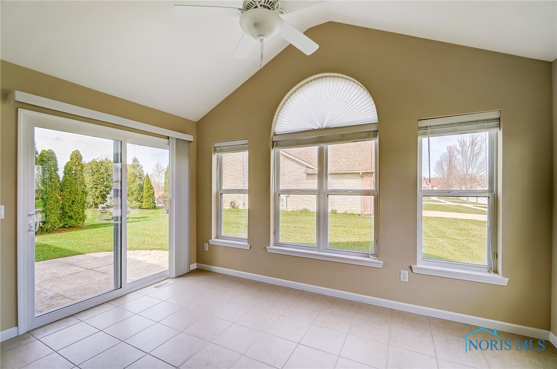 8971 N Park Lake Circle, Sylvania, Ohio image 21