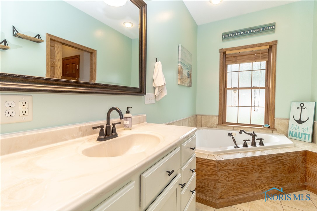 720 S Westfield Drive, Gibsonburg, Ohio image 24