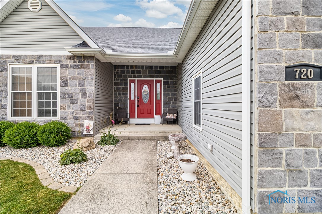 720 S Westfield Drive, Gibsonburg, Ohio image 2