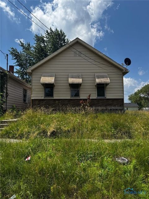 Photo of 1711 Mulberry Street, Toledo, OH 43608 (MLS # 6136716)