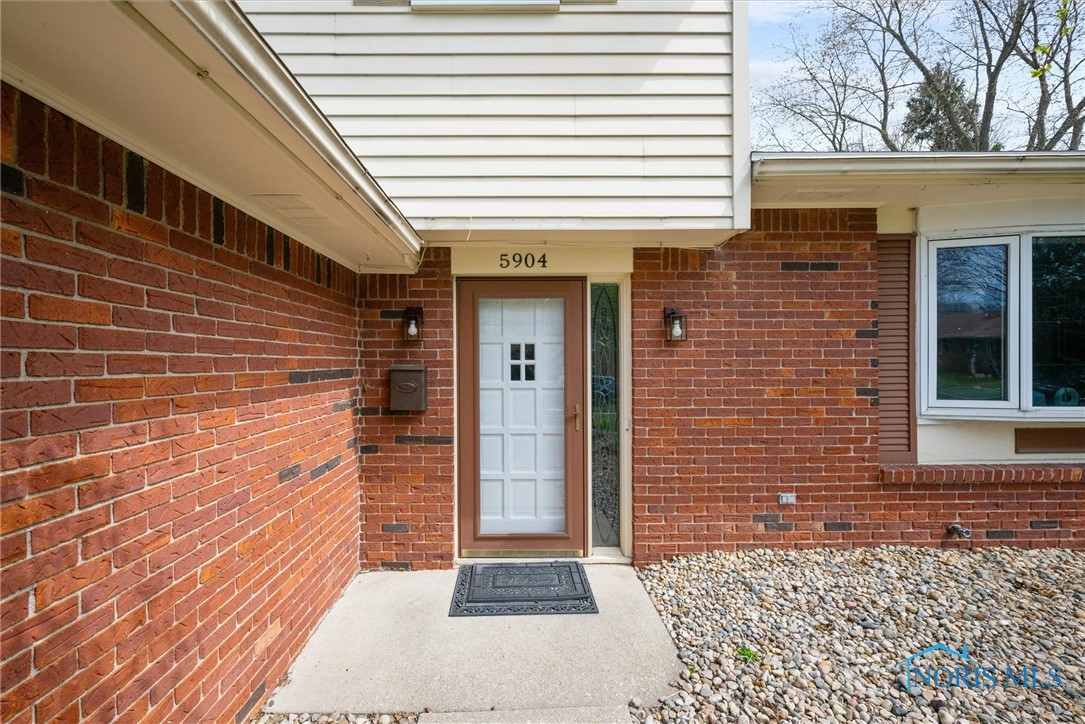 5904 Fleming Drive, Toledo, Ohio image 4