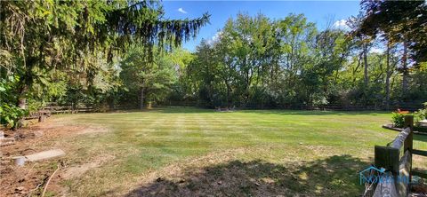 Tiny photo for 831 Whitehorse Court, Perrysburg, OH 43551 (MLS # 6136766)