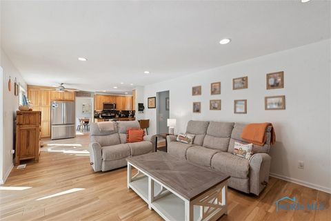 Tiny photo for 831 Whitehorse Court, Perrysburg, OH 43551 (MLS # 6136766)
