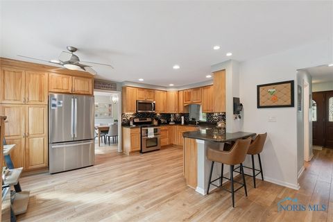 Tiny photo for 831 Whitehorse Court, Perrysburg, OH 43551 (MLS # 6136766)