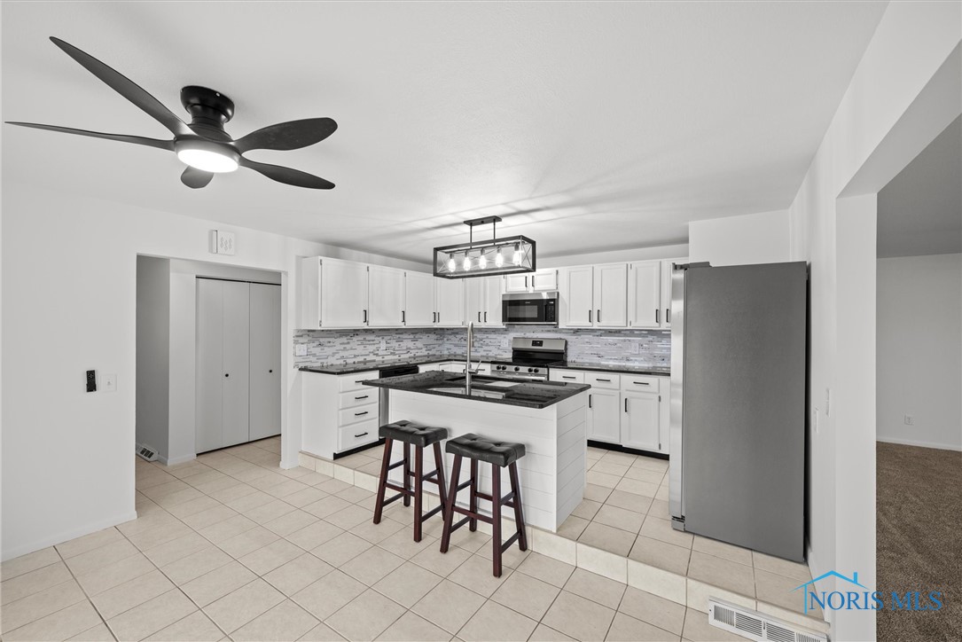 2560 Shoreland Avenue, Toledo, Ohio image 14